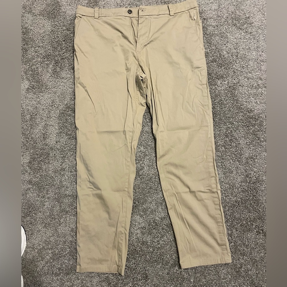 Lululemon On The Move compression classic fit